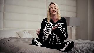 Gorgeous blonde kenna james gets fucked hard by nathan bronson 😍