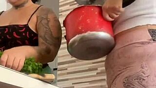 Called Big Pussy Friend For Lunch Help