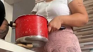 Called Big Pussy Friend For Lunch Help