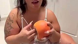 Fruit Is Fun In Softcore Fetish With Curvy BBW