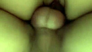 Peguei ela no flagra tomando banho e cair de boca na buceta