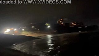 levei a putinha pra mamar eu e meus amigos no arpoador de ipanema e dei 20 reais pra ela