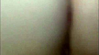 i love watching this ass spreading and shaking compilation with naked twerking