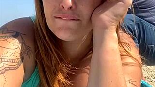 deixei o cara por a mão na minha bunda enquanto eu flasho