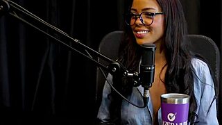 morena safada shows blowjob and pussy despite spit discomfort