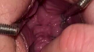 Fist queen's pussy stretched! 😲