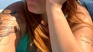 deixei o cara por a mão na minha bunda enquanto eu flasho