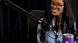 morena safada shows blowjob and pussy despite spit discomfort