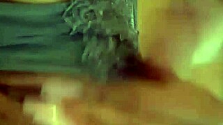 mira que rico me sale mi lechita, quieres chuparmela?