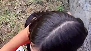 Karol Smith Sale Al Bosque Y Se Corren En Ella