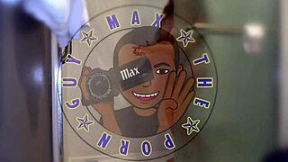 o turns off the lights 😏