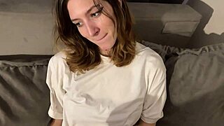 Beautiful Teen Sucks Cock In One Night Stand After Nightclub Dancing