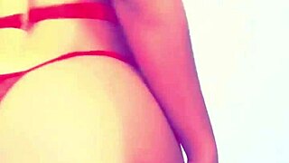 This pretty young woman looks amazing in lingerie 😍👗