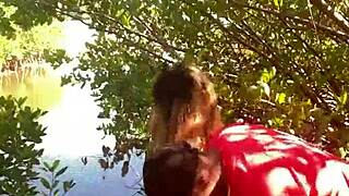 Having a quickie at the beach with deepthroat and cumshot 😍