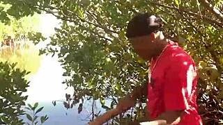 Having a quickie at the beach with deepthroat and cumshot 😍