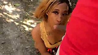 Having a quickie at the beach with deepthroat and cumshot 😍