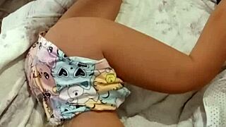 e seu marido sujo se unem para foder enteada em trio com sex toy.