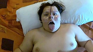 a good anal slut has her asshole wide open 😈