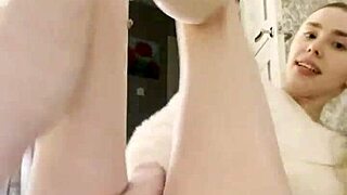 Masturbation with a butt plug in the ass close up led me to squirt.