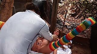 leitinho na buceta da amiga com sex toy