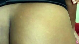 ebony milf plays with vibrator and pees