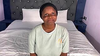 Casting Elizabeth – Beautiful Ebony with Big Tits?