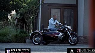 hey, nata oceans' petite feet get licked and fucked 😍