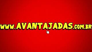 Travesti gostosa comeu o cu do seu vizinho lia dotada