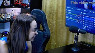 Belinha Baracho Seduces Host With Kiss And Touch