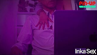 me follo a mi secretaria latina grandes tetas a cambio de un buen trabajo