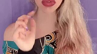 Submit to your goddess mistress in financial domination fetish. 💸👸