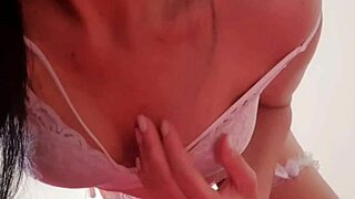 Safada sits on the dick moaning loudly while twerking her ass and craving orgasm