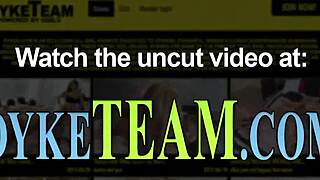 lesbian milf getting tongued