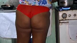 Crente Safada Na Cozinha