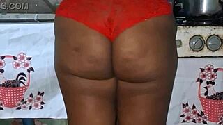 Crente Safada Na Cozinha