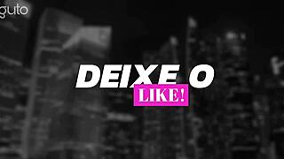 garota nerd de óculos com bunda enorme fode gostoso de quatro - sophia