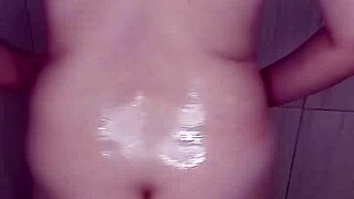 applying oil on that delicious body