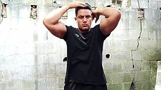 yuri ga�cho - bodybuilder horny and cumload