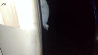 Boquete no pau grosso na rua a noite