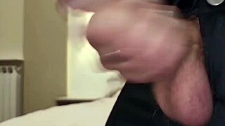 Alexander Audran moans intensely jerking off to huge cumshot! 💦