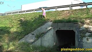 Discovering the safe outdoor pissing spot