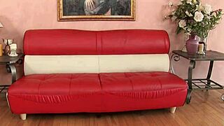 Does this mature blonde know how to fuck a guy properly?