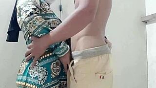 ngentot istri tetangga ketika suaminya pergi bekerja