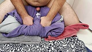 A PREGNANT BLACK WOMAN GO HER WET PUSSY POUNDED