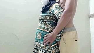 ngentot istri tetangga ketika suaminya pergi bekerja