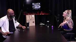 Os Clientes Voltam Por Não Dar Só O Sexo Se Masturbava Desde Nova Teve Um Cliente Ladrão De Banco E Quis Pagar Com O Boquete - Julia Fontanelli Watch On Sheer Red