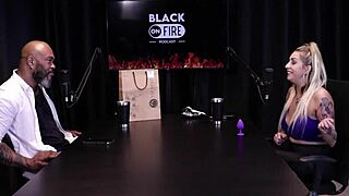 Os Clientes Voltam Por Não Dar Só O Sexo Se Masturbava Desde Nova Teve Um Cliente Ladrão De Banco E Quis Pagar Com O Boquete - Julia Fontanelli Watch On Sheer Red