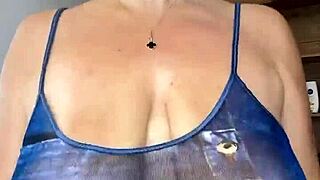 Elastic saggy heavy want to jump out two cans big natural saggy tits ovals hard nipples