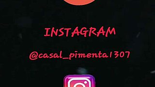 Comendo a esposa de quatro bia e daniel fodendo na cama esposa gostosa sigam o casal no instagram casal pimenta1307