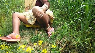 Indian Outdoor Sex Desi Teen 18+ Fucking In Hindi